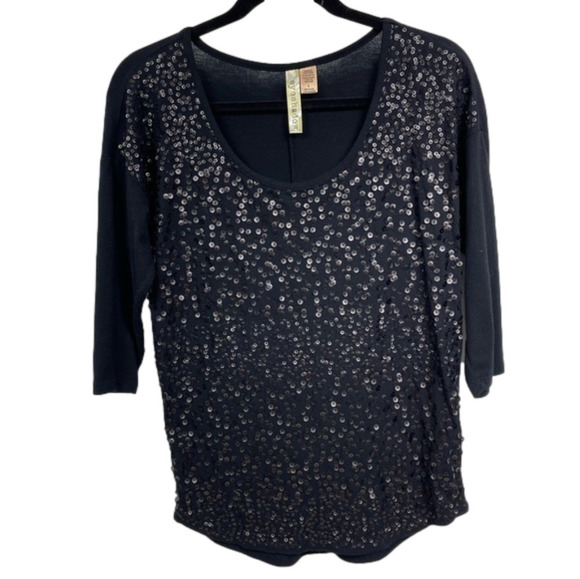 𝅺BLACK Sequins Tee - Picture 1 of 7